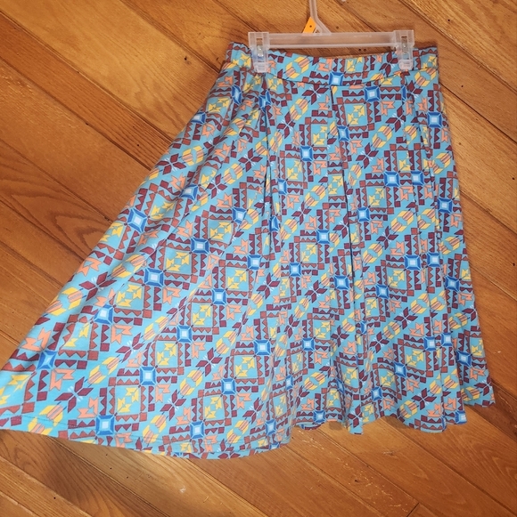 Lularoe Madison skirt light teal with arrows size medium - Picture 6 of 8